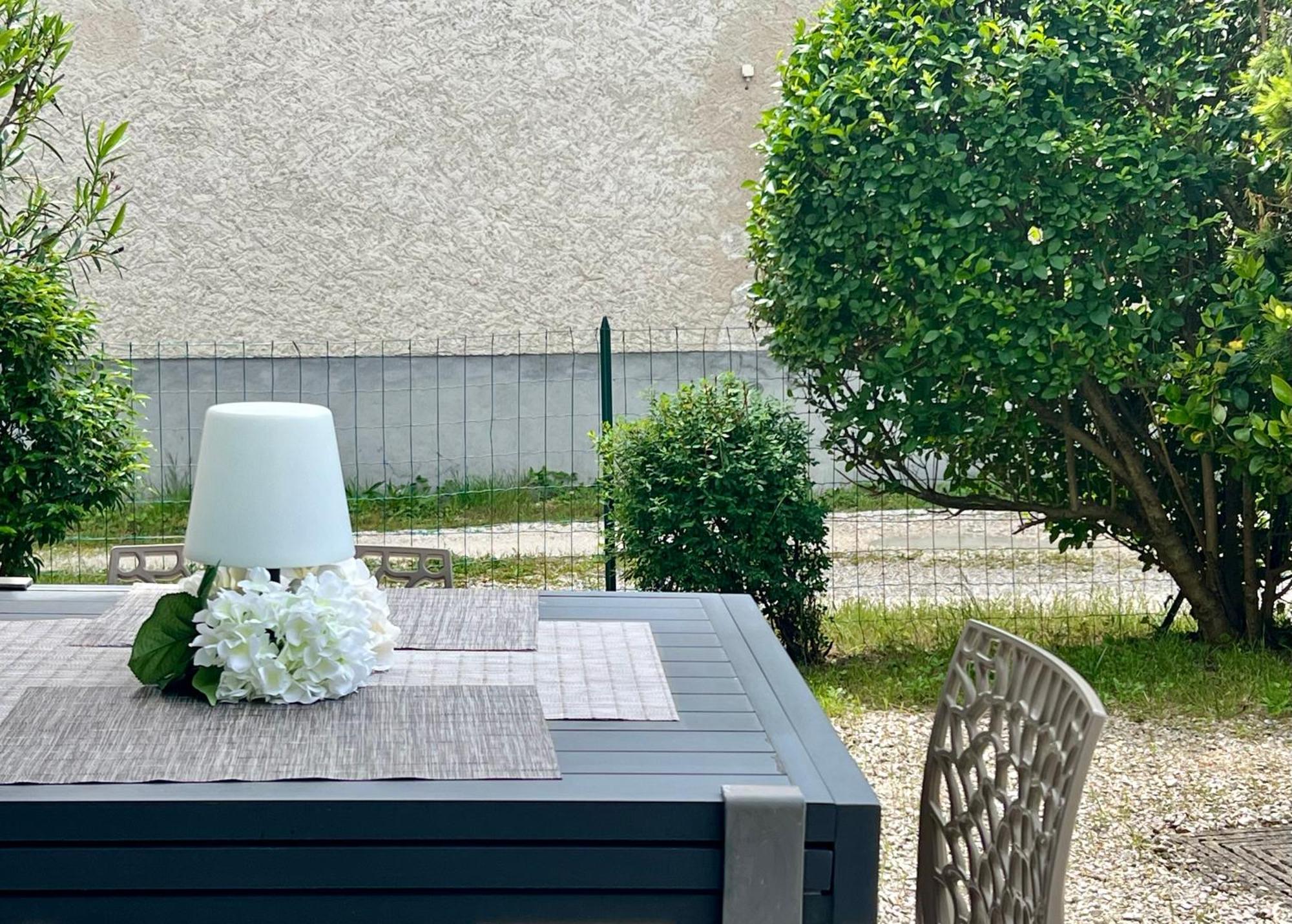 Homestay & Jardin L Grenoble Nord - St Egreve